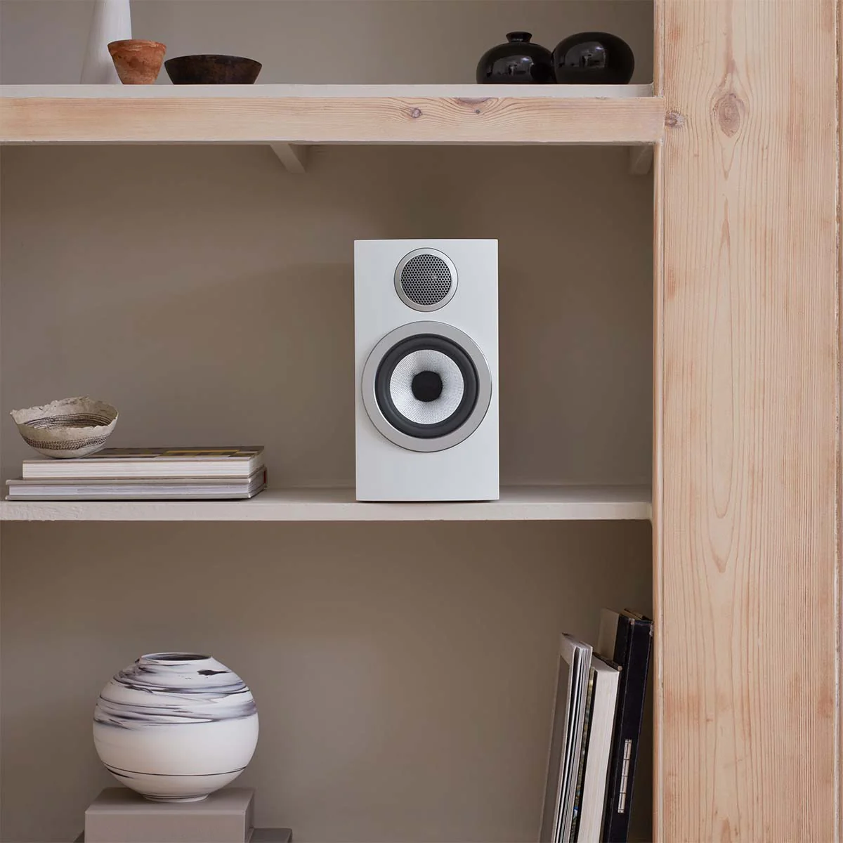 Bowers & Wilkins 707 S3 2-Way Stand Mount Bookshelf Loudspeakers - Pair - Image 32