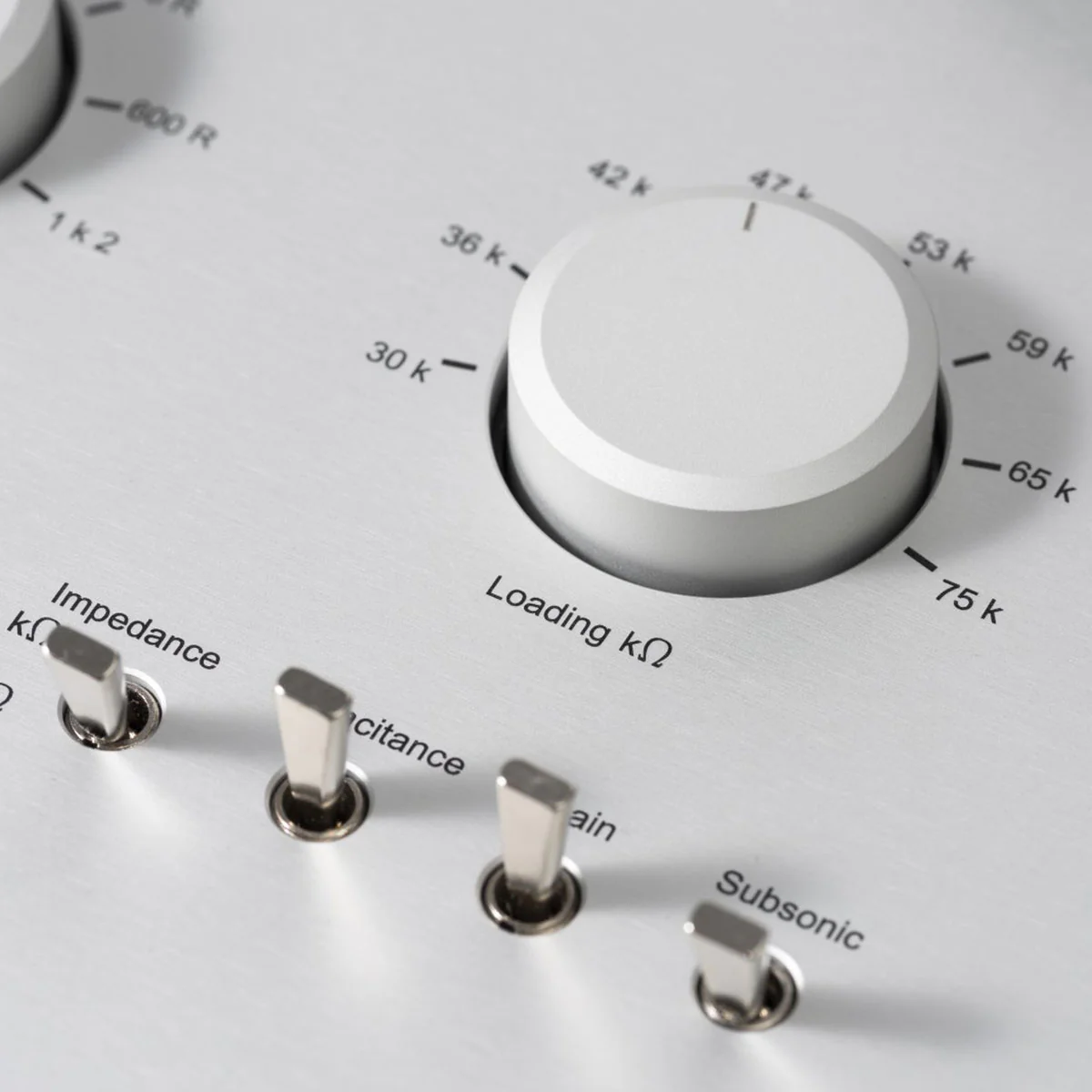 EAT E-Glo Petit Phono Pre-Amplifier - Image 12