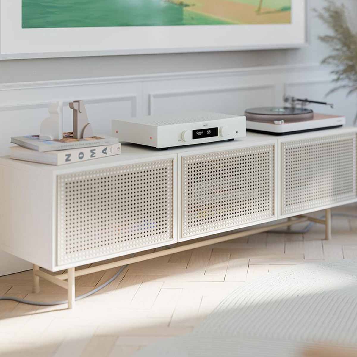 Hegel OPEN BOX H150 The Prodigy Streaming Amplifier - White - A Grade