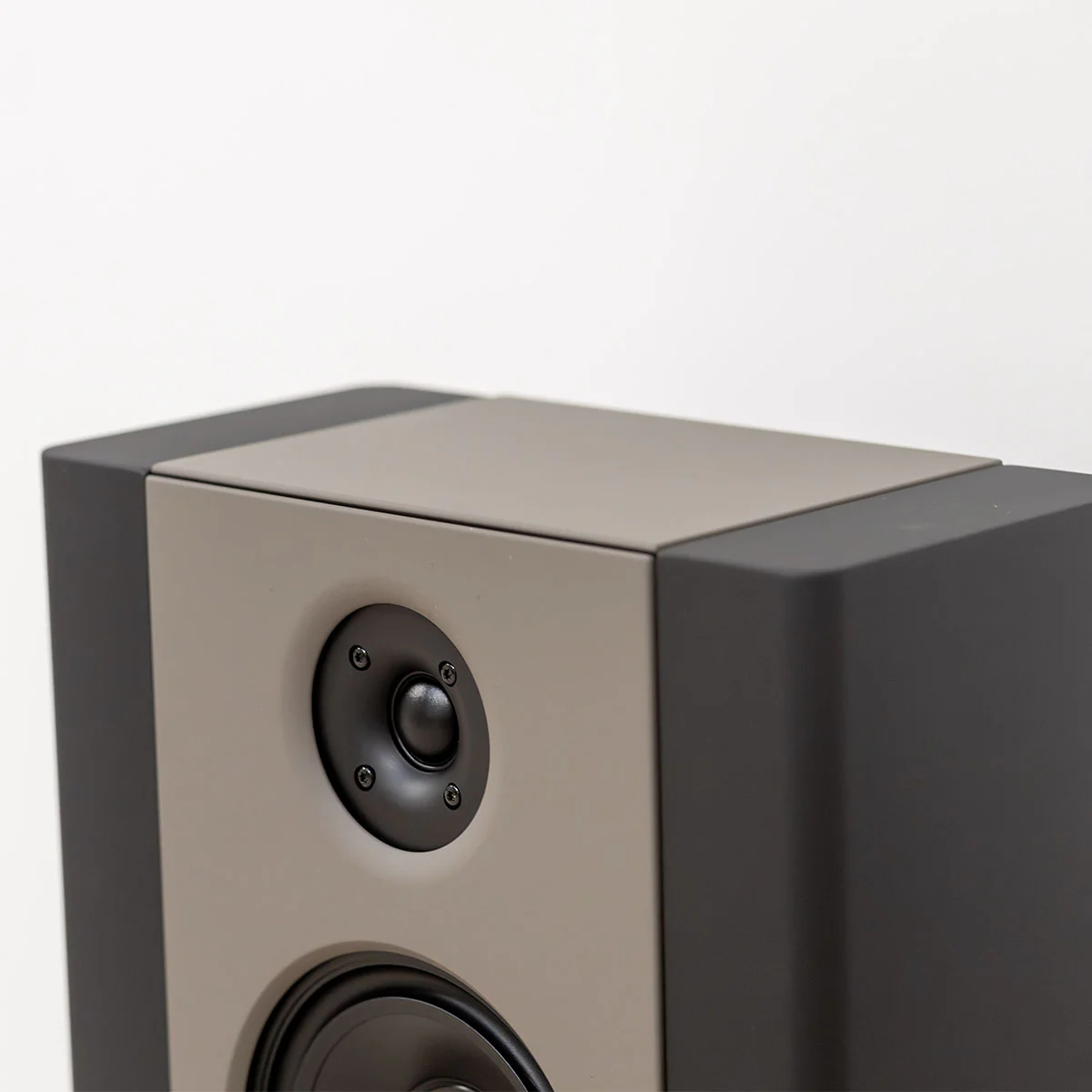 Lyngdorf FR-2 Speaker - Image 27