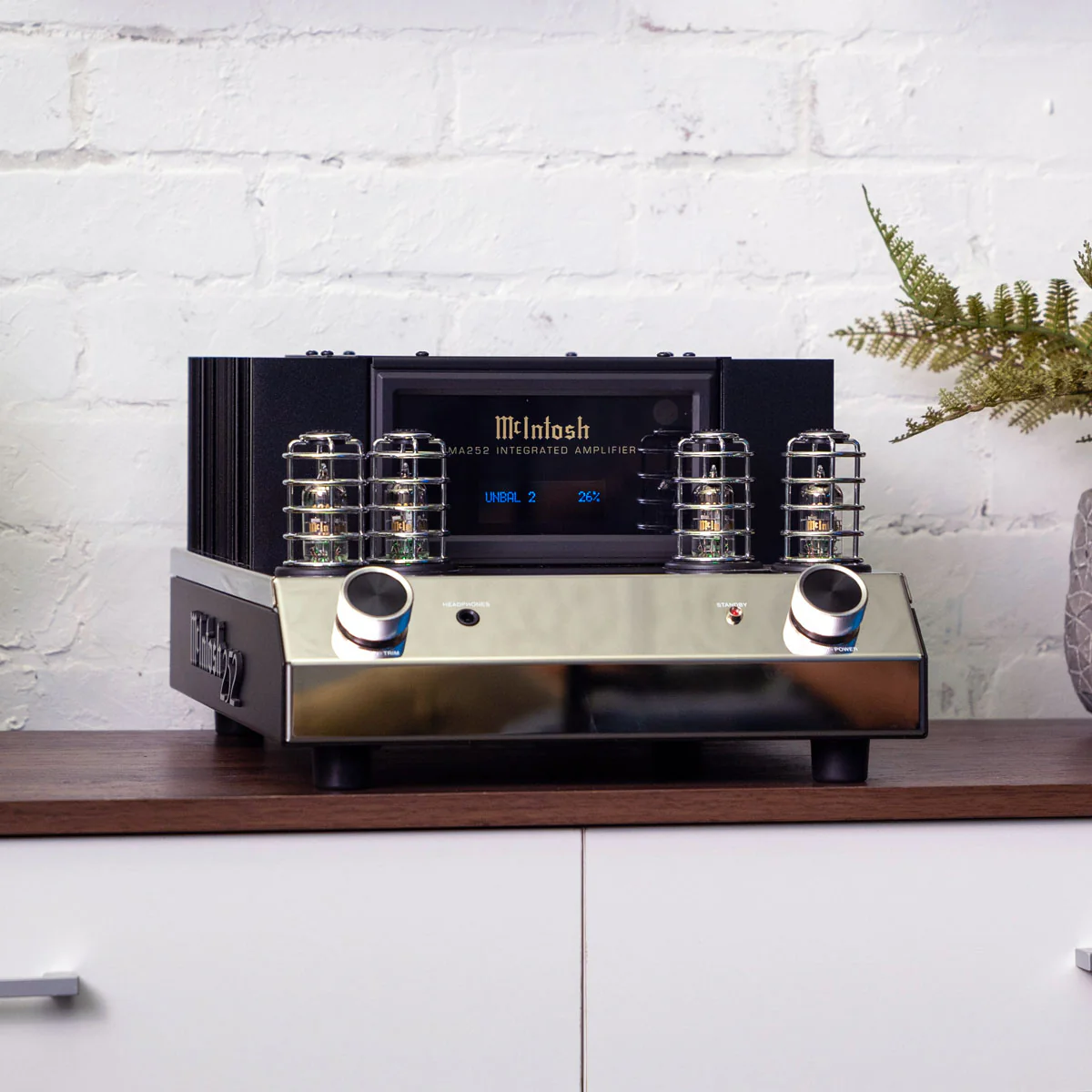 McIntosh MA252 2-Channel Integrated Amplifier - Image 9