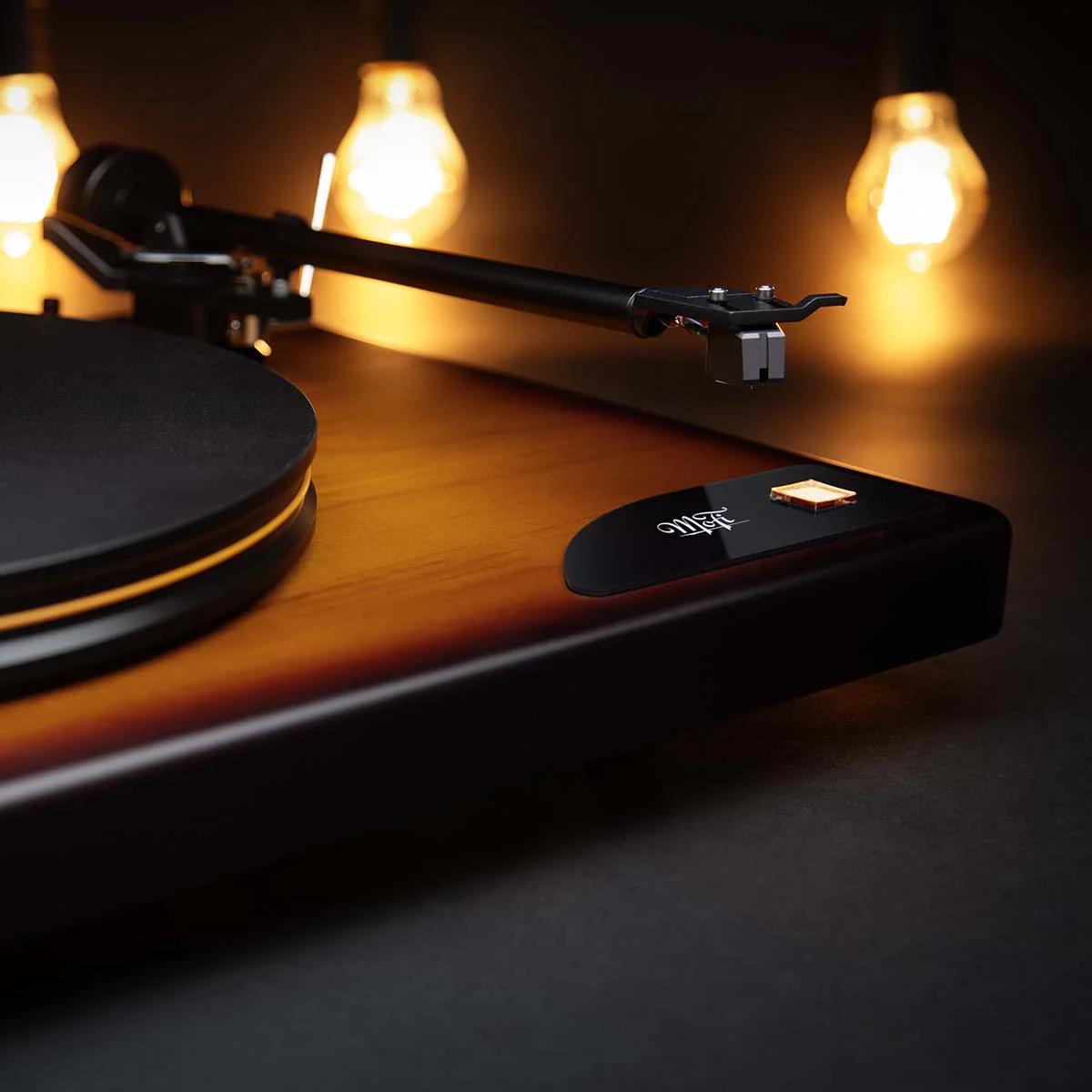 MoFi Electronics x Fender American Vintage Turntable - Image 10