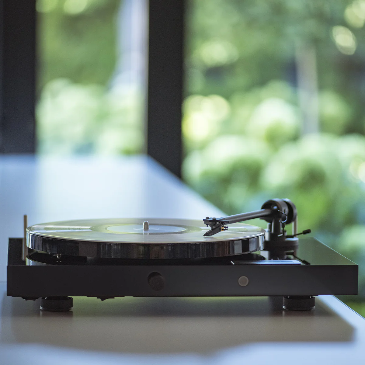 Pro-Ject Juke Box E1 Turntable - Image 15