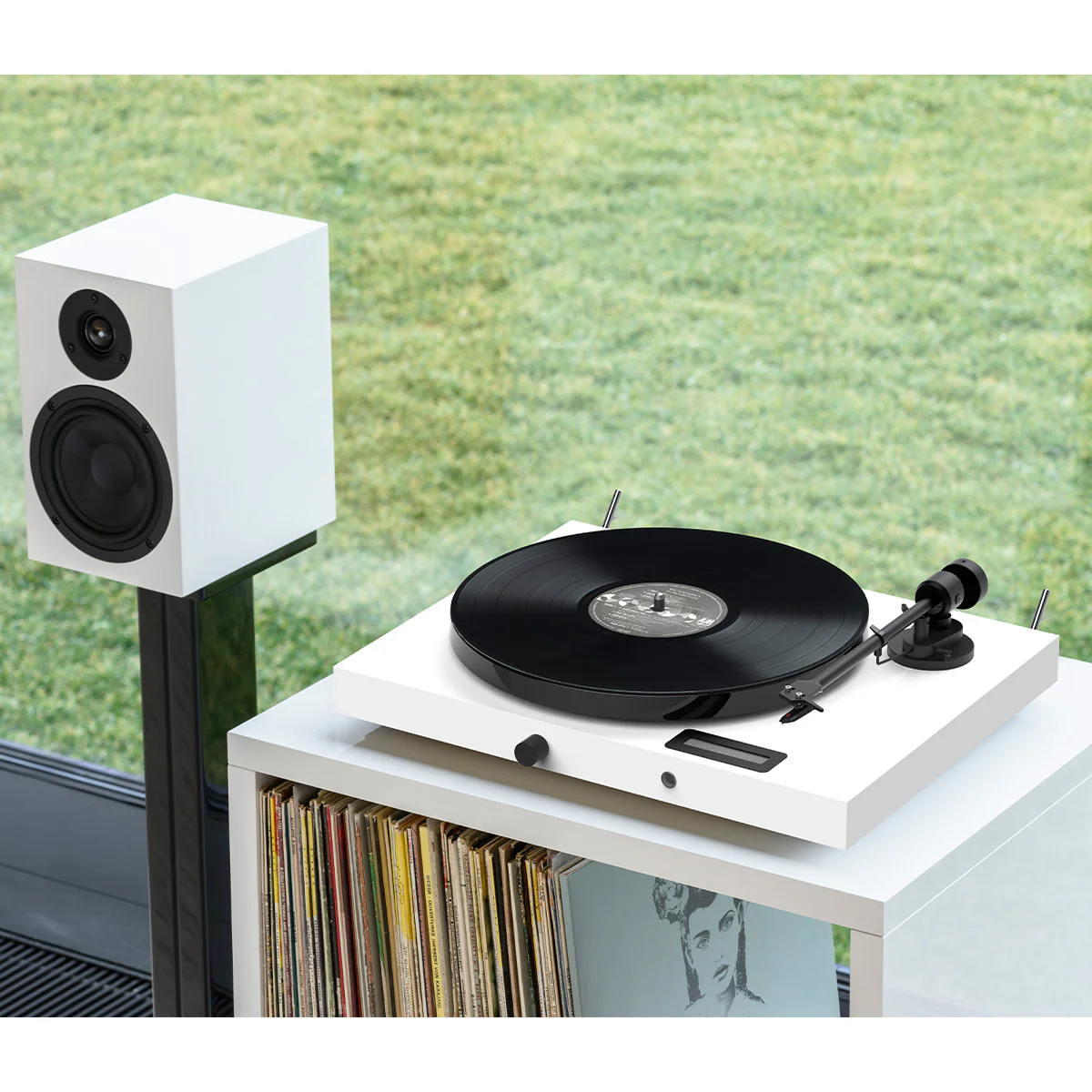 Pro-Ject Juke Box E1 Turntable - Image 7