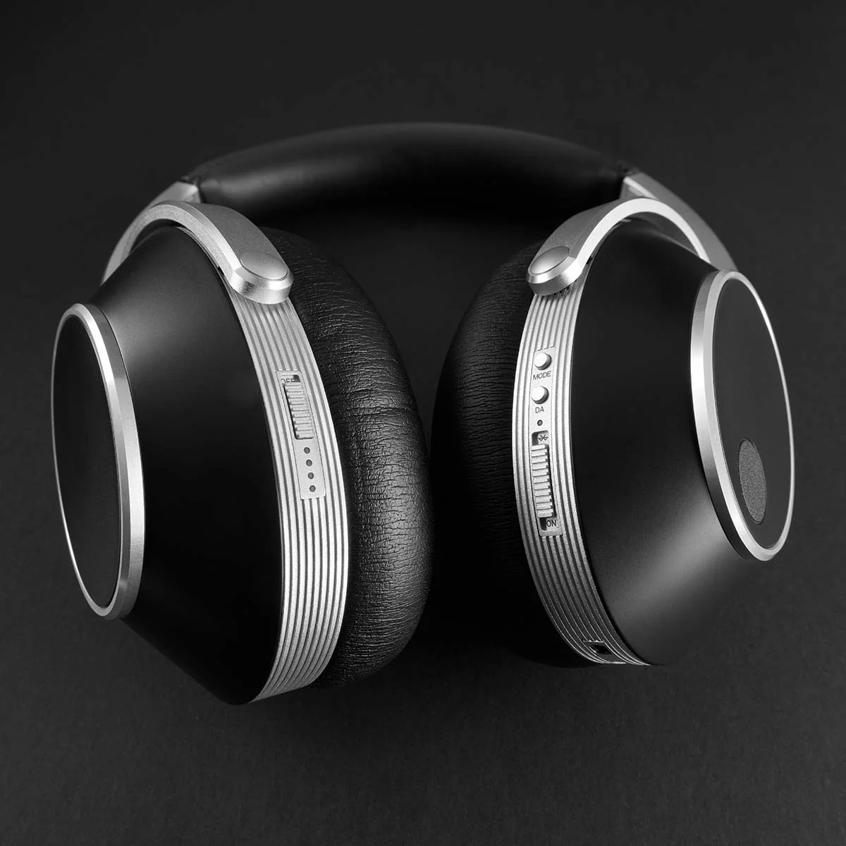T+A Solitaire T High-Performance Closed-Back Dynamic Headphones - Image 4